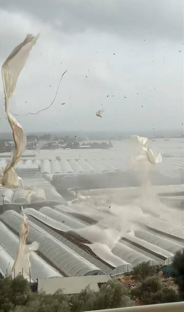 Seralar hayalet gibi uçtu! Pencereden bakan Antalyalılar gözlerine inanamadı - Resim: 18